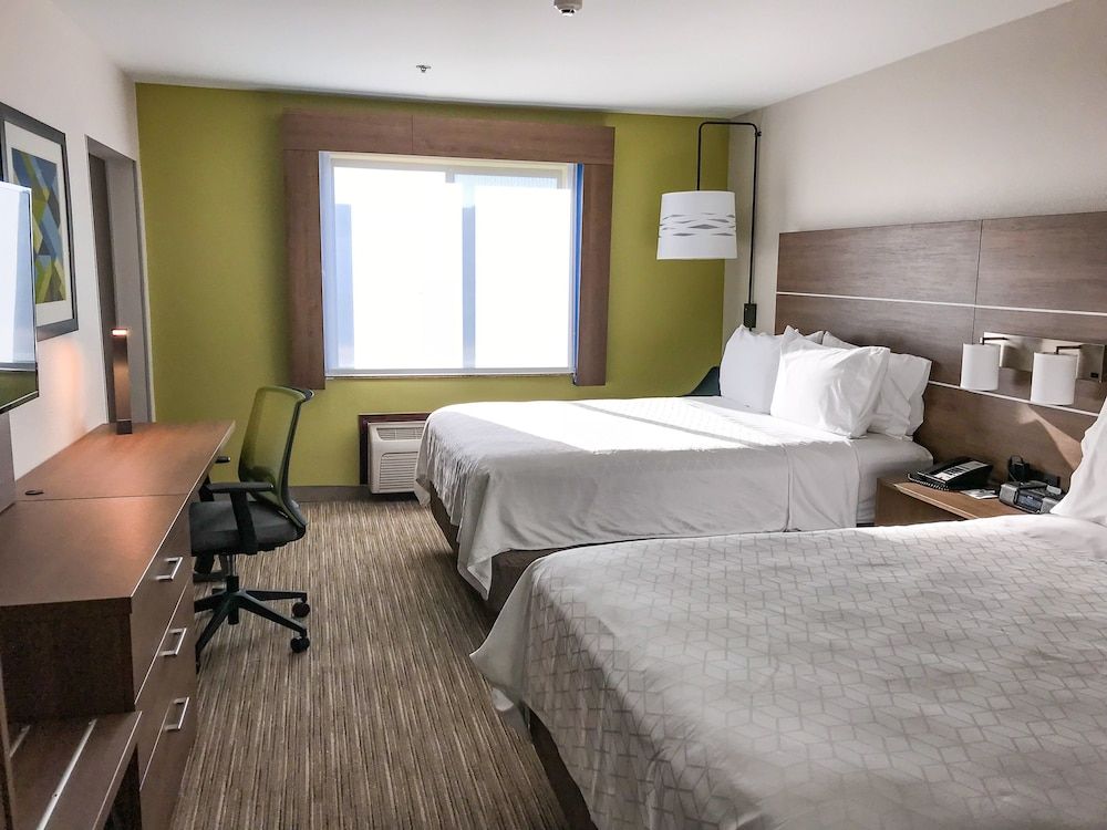 Standard Room, 2 Queen Beds (Extra Floor Space)
