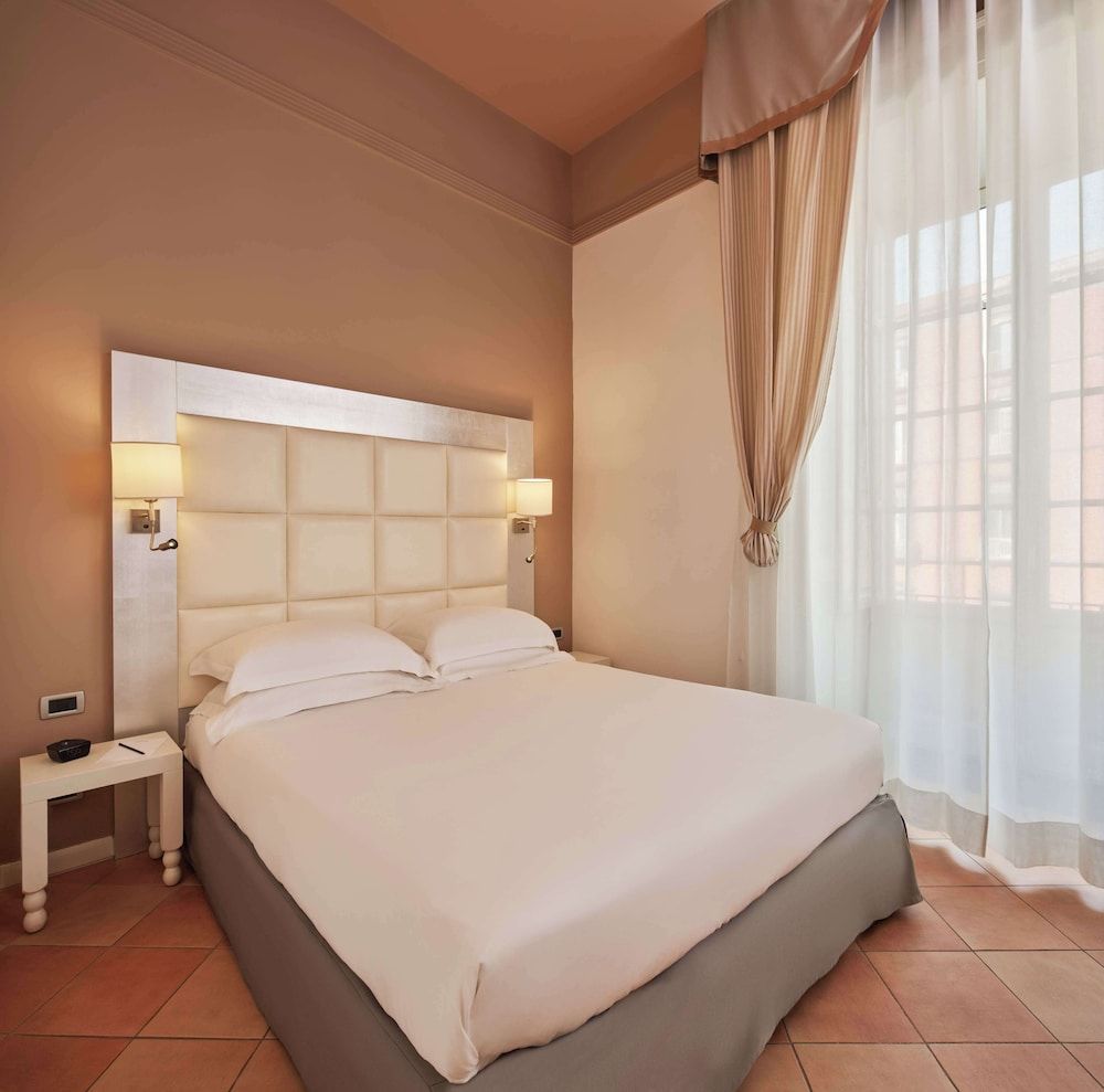 Palazzo Caracciolo Naples Room, 1 Queen Bed 3