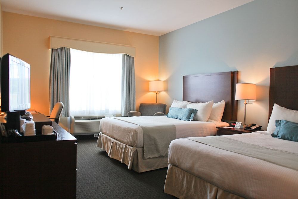 Best Western Plus Liverpool Hotel & Conference Centre Standard Room, 2 Queen Beds, Non Smoking, Refrigerator 4