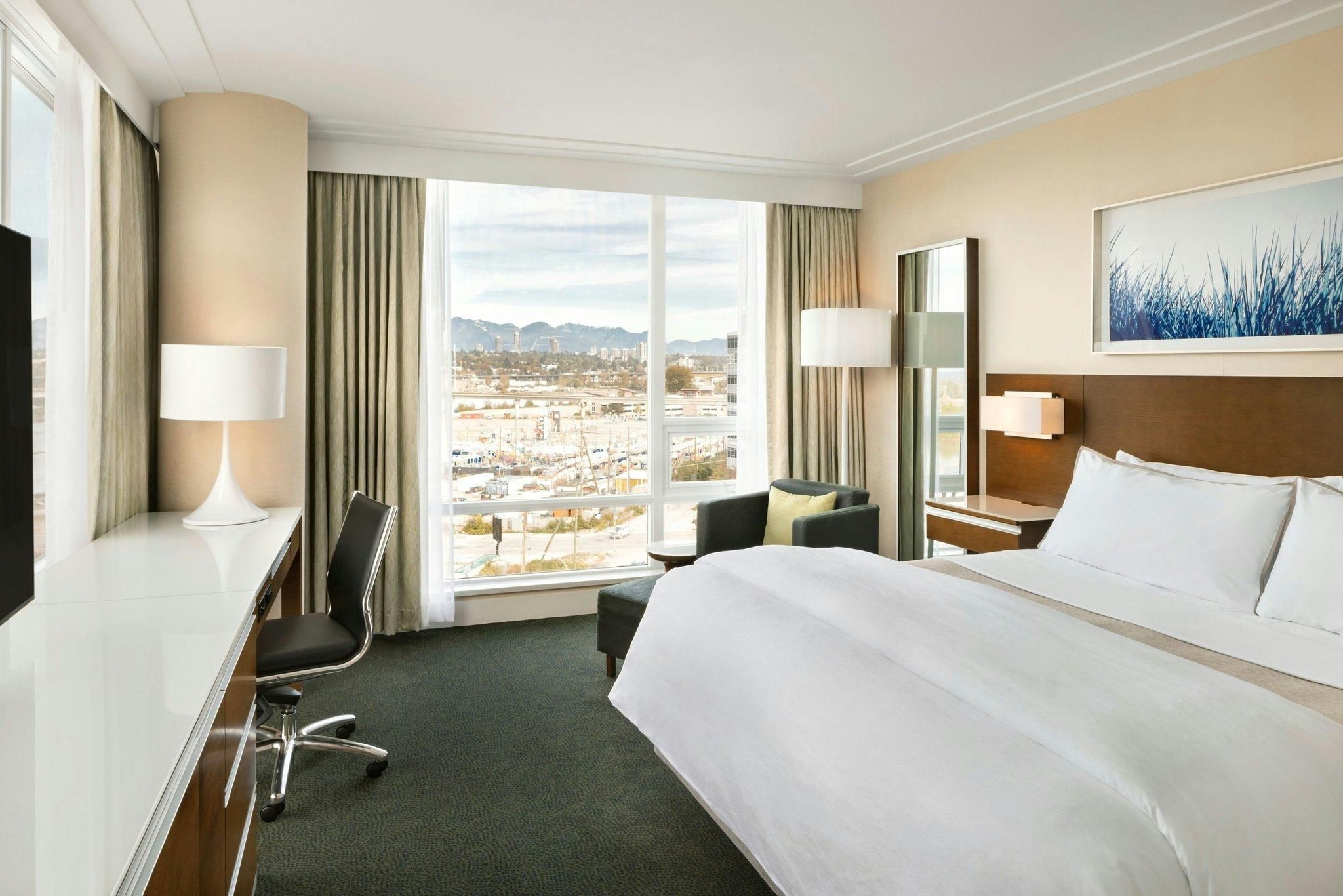 King, Corner Room, Guest room, 1 King, Corner room