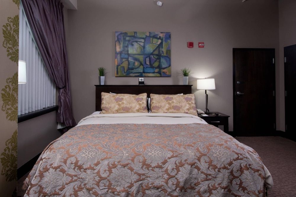 The Giacomo, an Ascend Collection Hotel Room, 1 King Bed, Accessible, Non Smoking 4