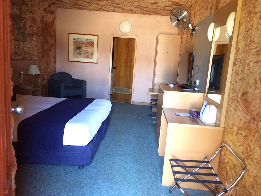 Desert Cave Hotel Underground Room 8