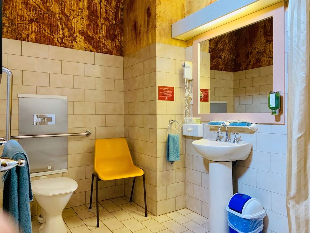 Desert Cave Hotel Underground Room 31