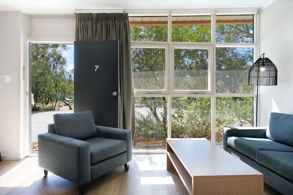 Discovery Resorts – Wilpena Pound Standard Room (Brachina) 5