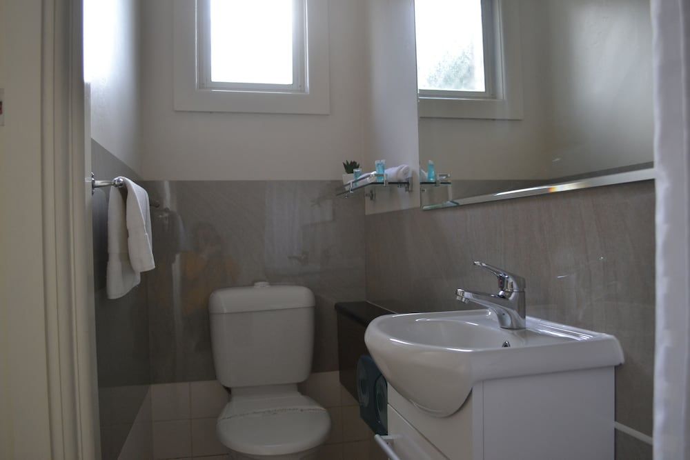 Hobart Tower Motel Budget Double Room 4