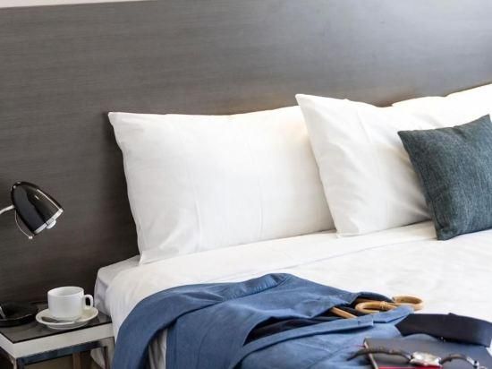 Abode Tuggeranong Queen Room