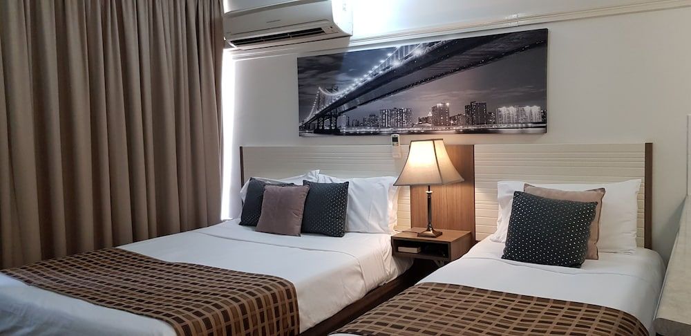 Reef Palms Motel Triple Studio 3