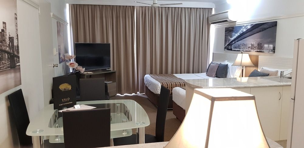 Reef Palms Motel Triple Studio 9