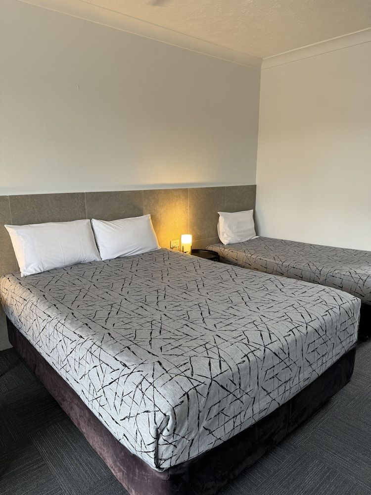 Longreach Motor Inn Executive Room (Newly Renovated) 2