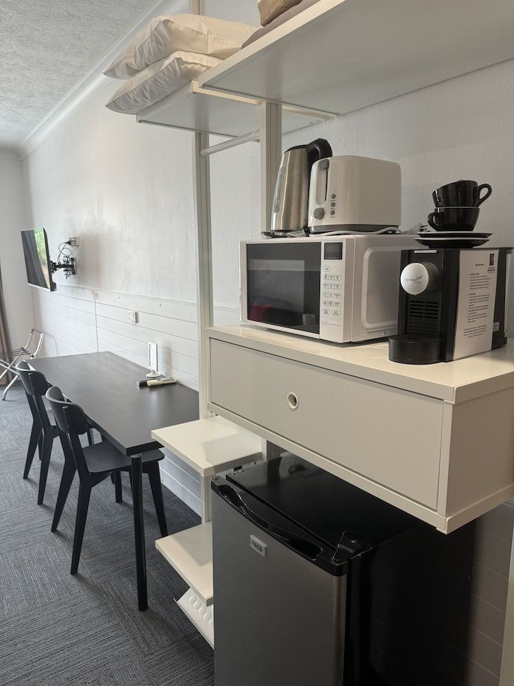 Longreach Motor Inn Executive Suite (Newly Renovated) 6