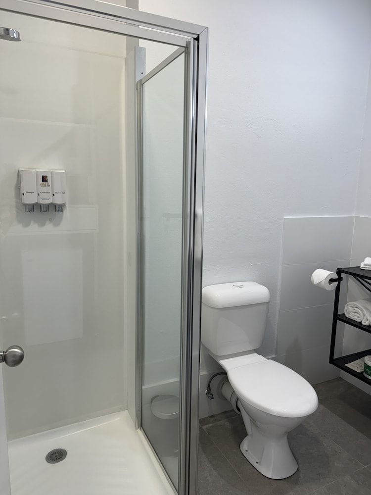 Longreach Motor Inn Executive Room (Newly Renovated) 4