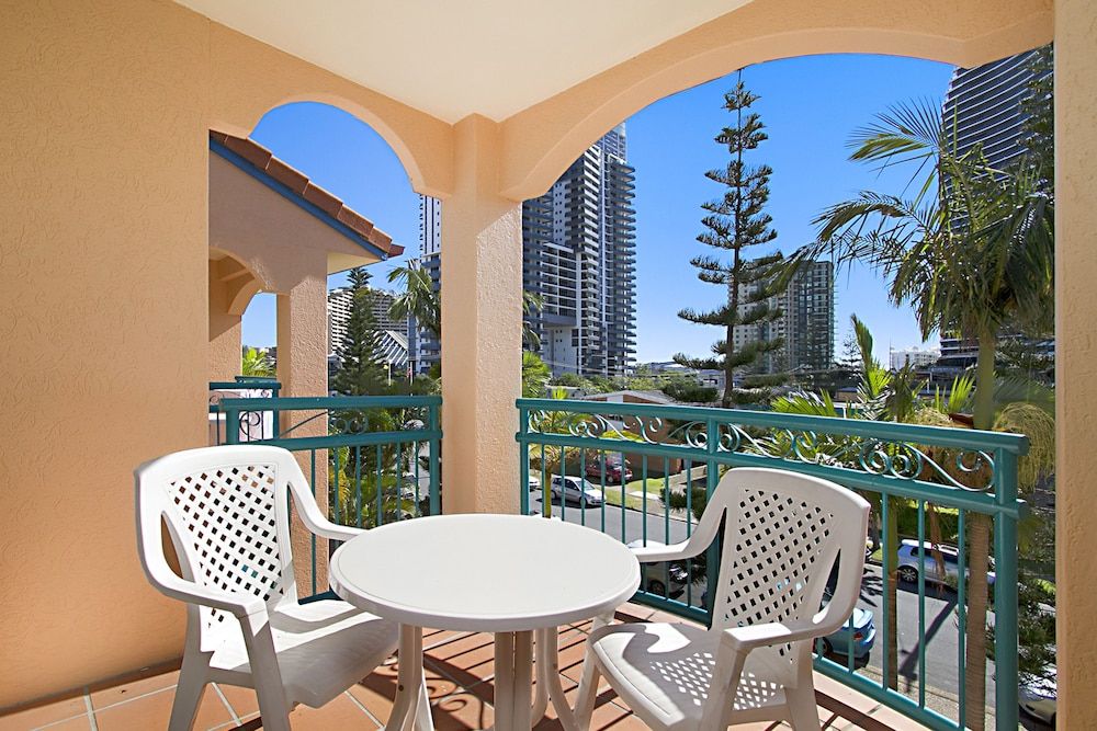 Aruba Surf Resort Studio (High Floor ) 4