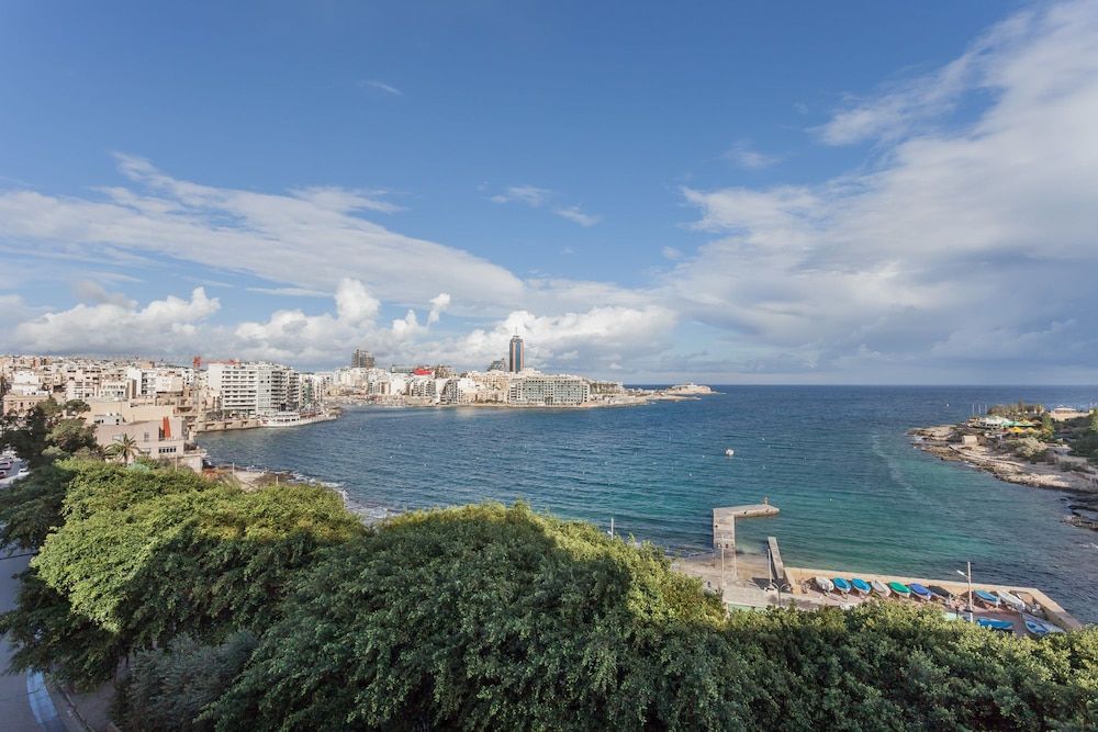 Plaza Regency Hotels Family Room (Sea Front) 7