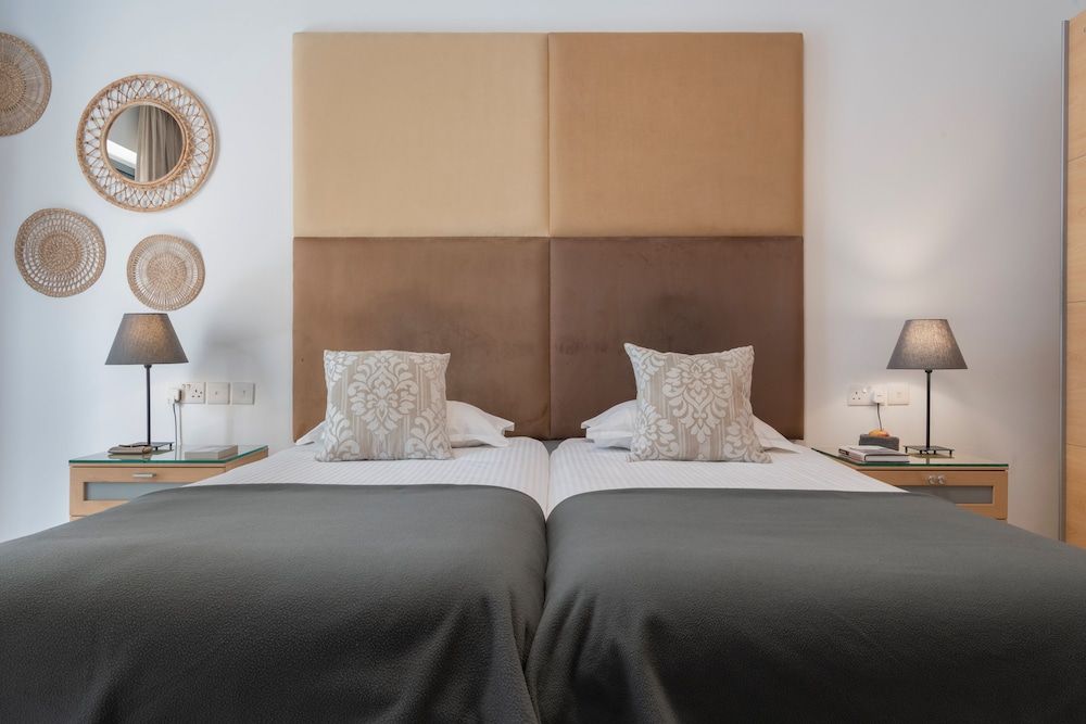 Plaza Regency Hotels Family Room (Sea Front) 4