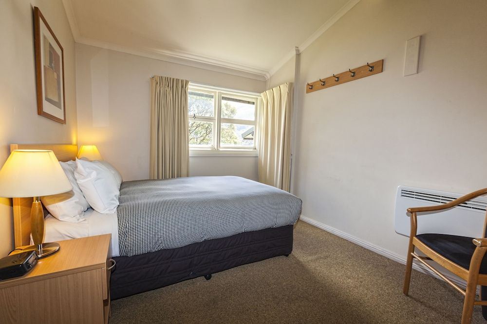 Double Room (Compact)