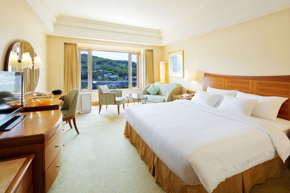 Deluxe Double Room, Non Smoking, Mountain View