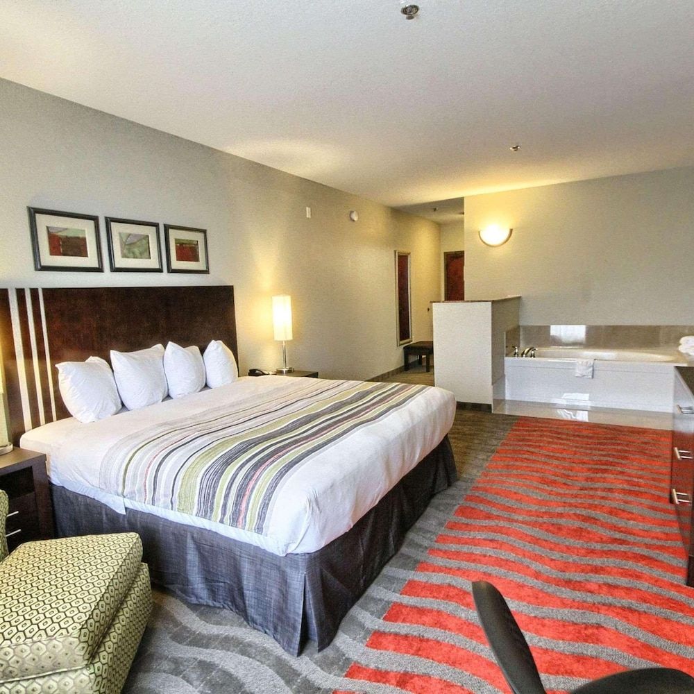 Suite, 1 King Bed, Non Smoking, Jetted Tub