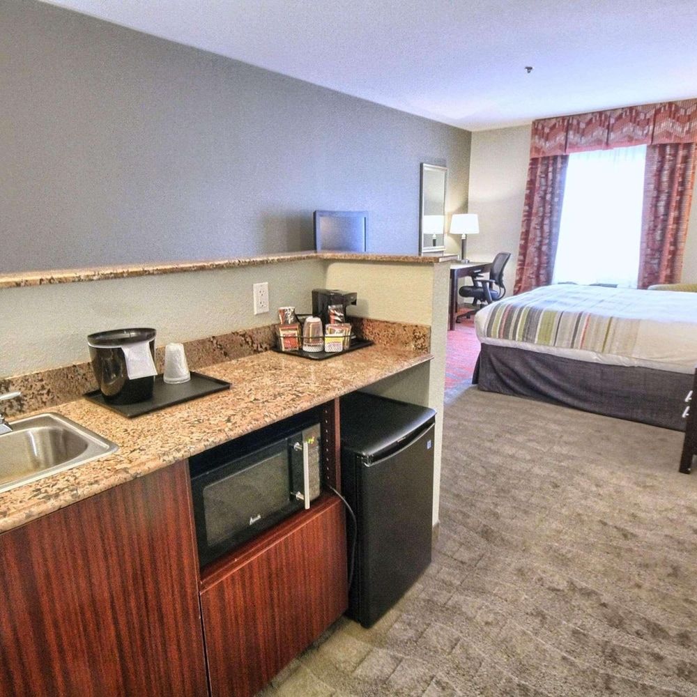 Suite, 1 King Bed, Non Smoking, Jetted Tub