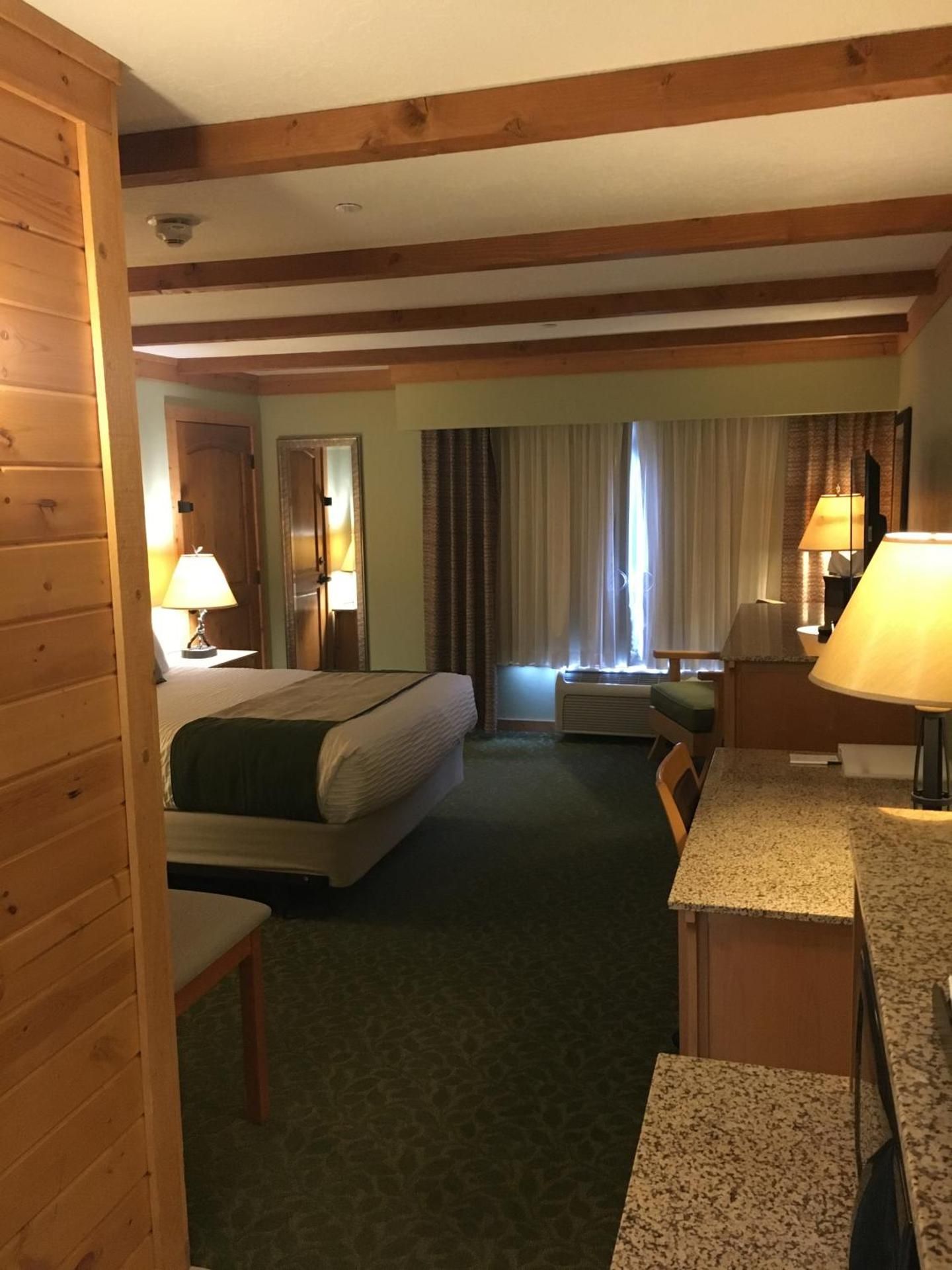 Queen Room - Disability Access/Non-Smoking