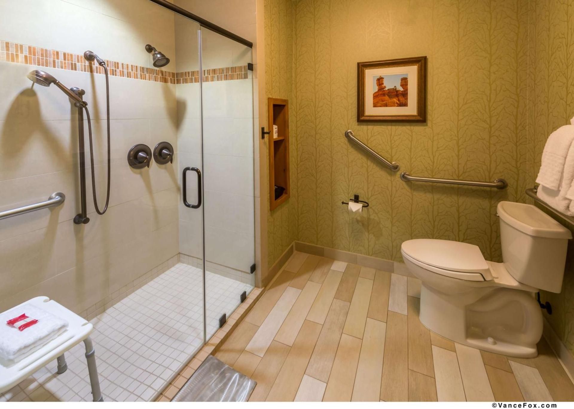 Queen Room - Disability Access/Non-Smoking