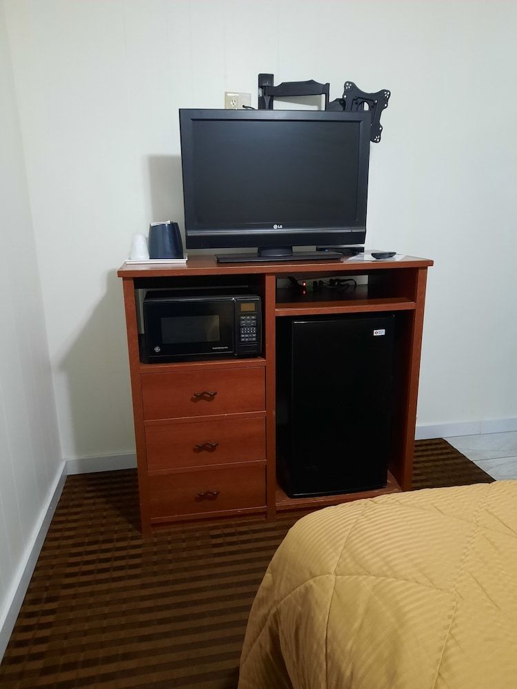 Motel Reedsburg Basic Single Room, 1 Queen Bed 10