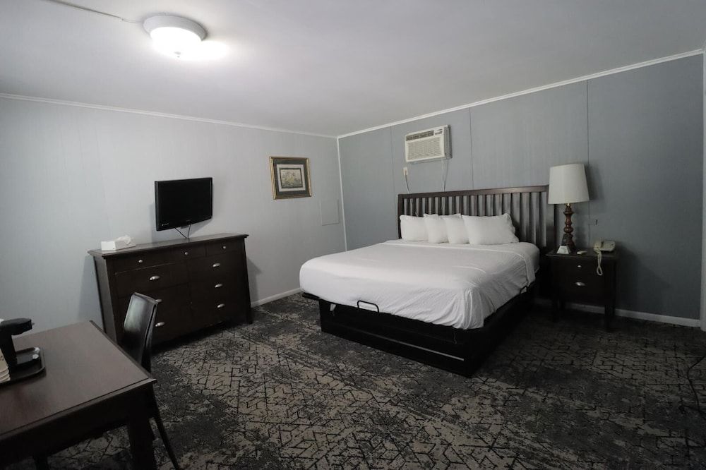 Room, 1 King Bed, Non Smoking