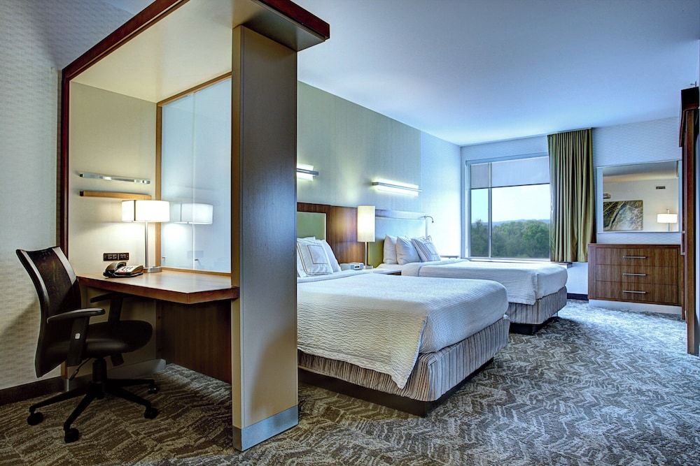 Suite, 2 Queen Beds, Non Smoking (Mobility Accessible, Tub)