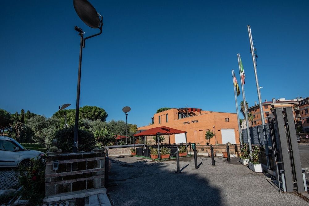 undefined Hotel Petra 8