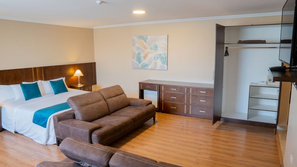 Fenix Hotel Superior Double Room 3