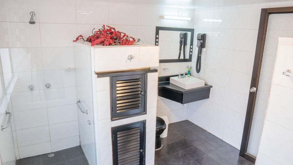 Fenix Hotel Standard Double or Twin Room 10