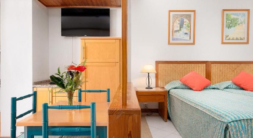 Muthu Oura Praia Hotel Deluxe Room 9