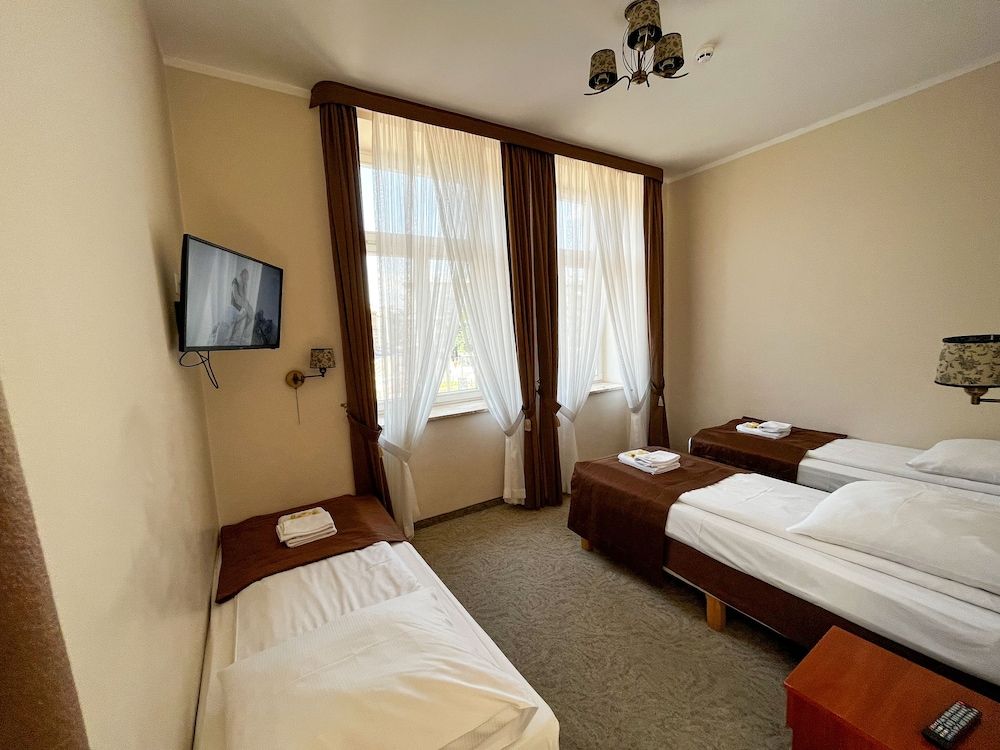 Aparthotel Globus Quadruple Room 3
