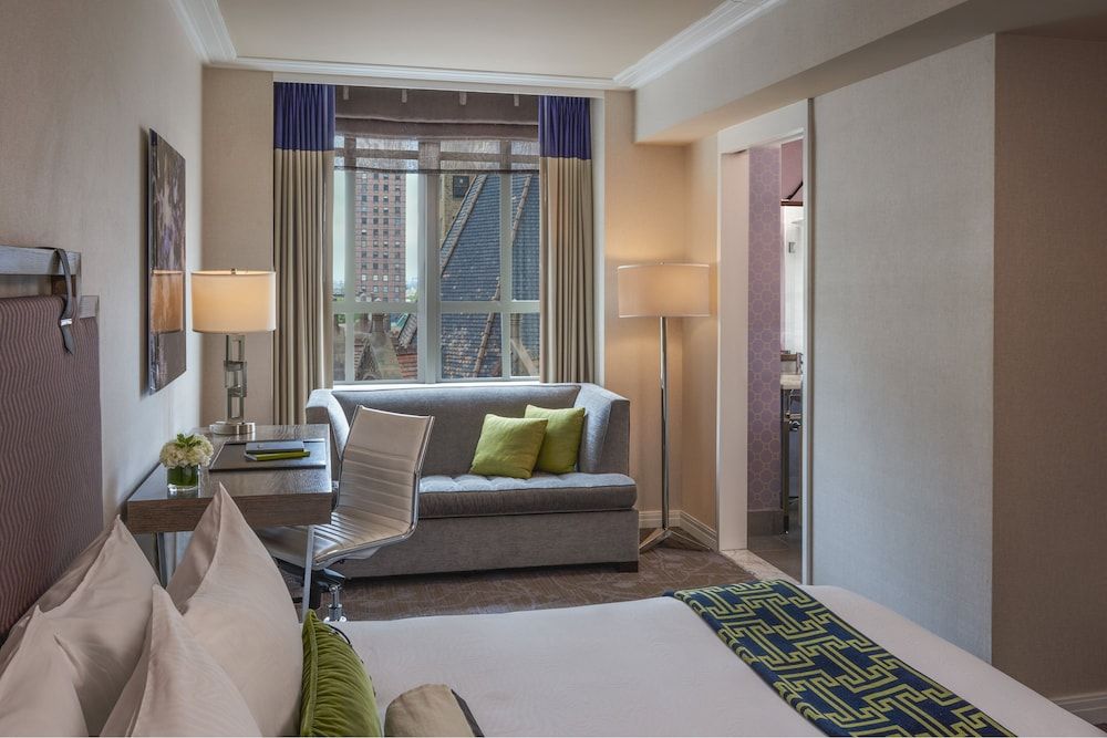 Premium Room, 1 King Bed, Jetted Tub, City View