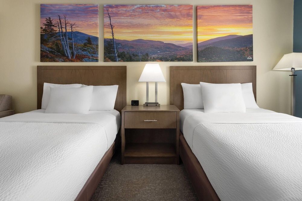 Days Inn by Wyndham Penn State Room, 2 Double Beds, Accessible, Non Smoking 4