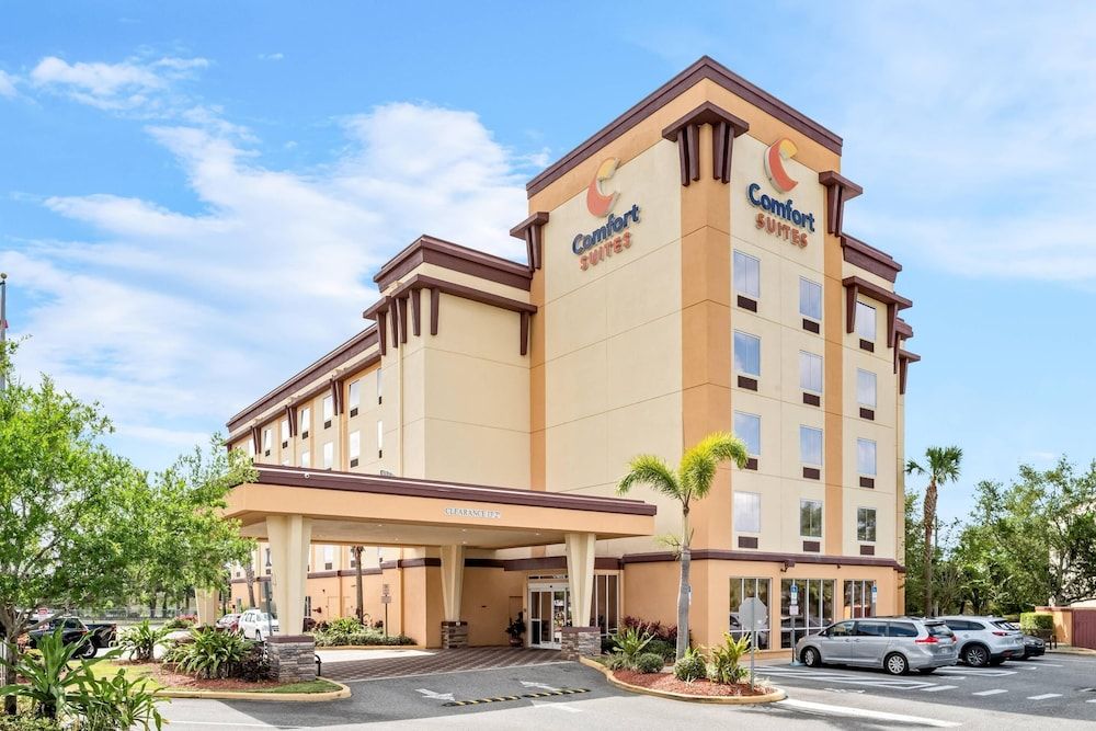 undefined Comfort Suites Orlando Airport