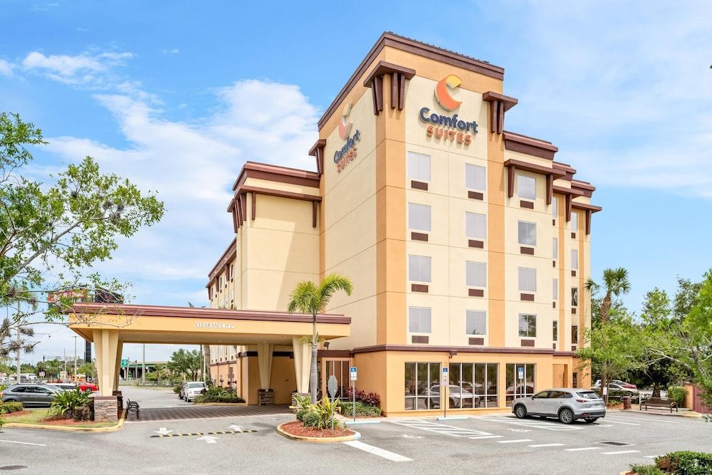 undefined Comfort Suites Orlando Airport 2
