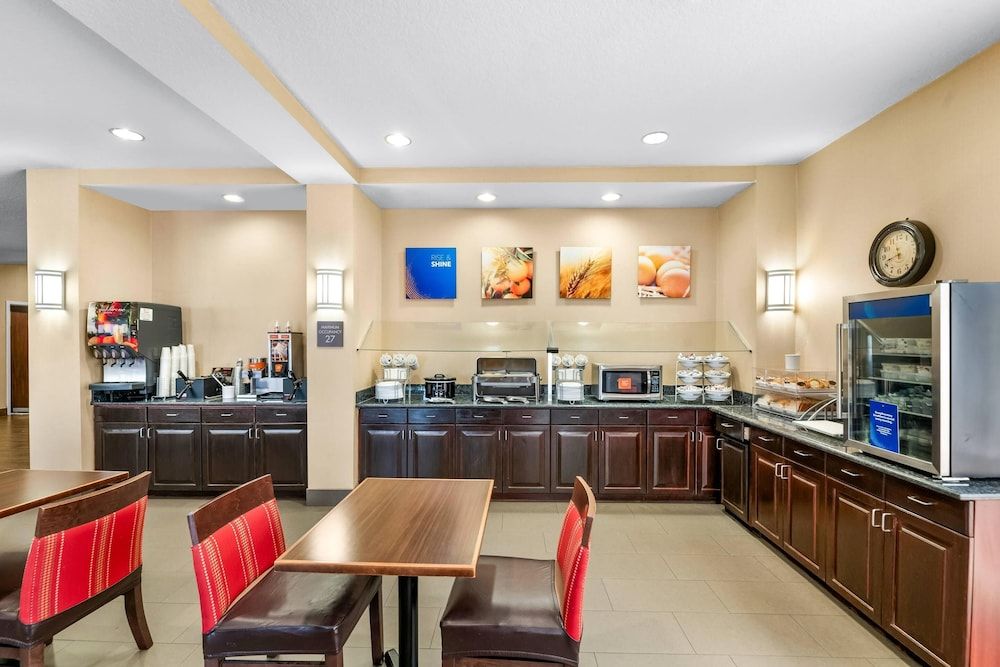 undefined Comfort Suites Orlando Airport 10