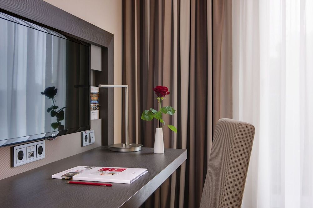 IntercityHotel Mannheim Business Twin Room, 2 Twin Beds 4