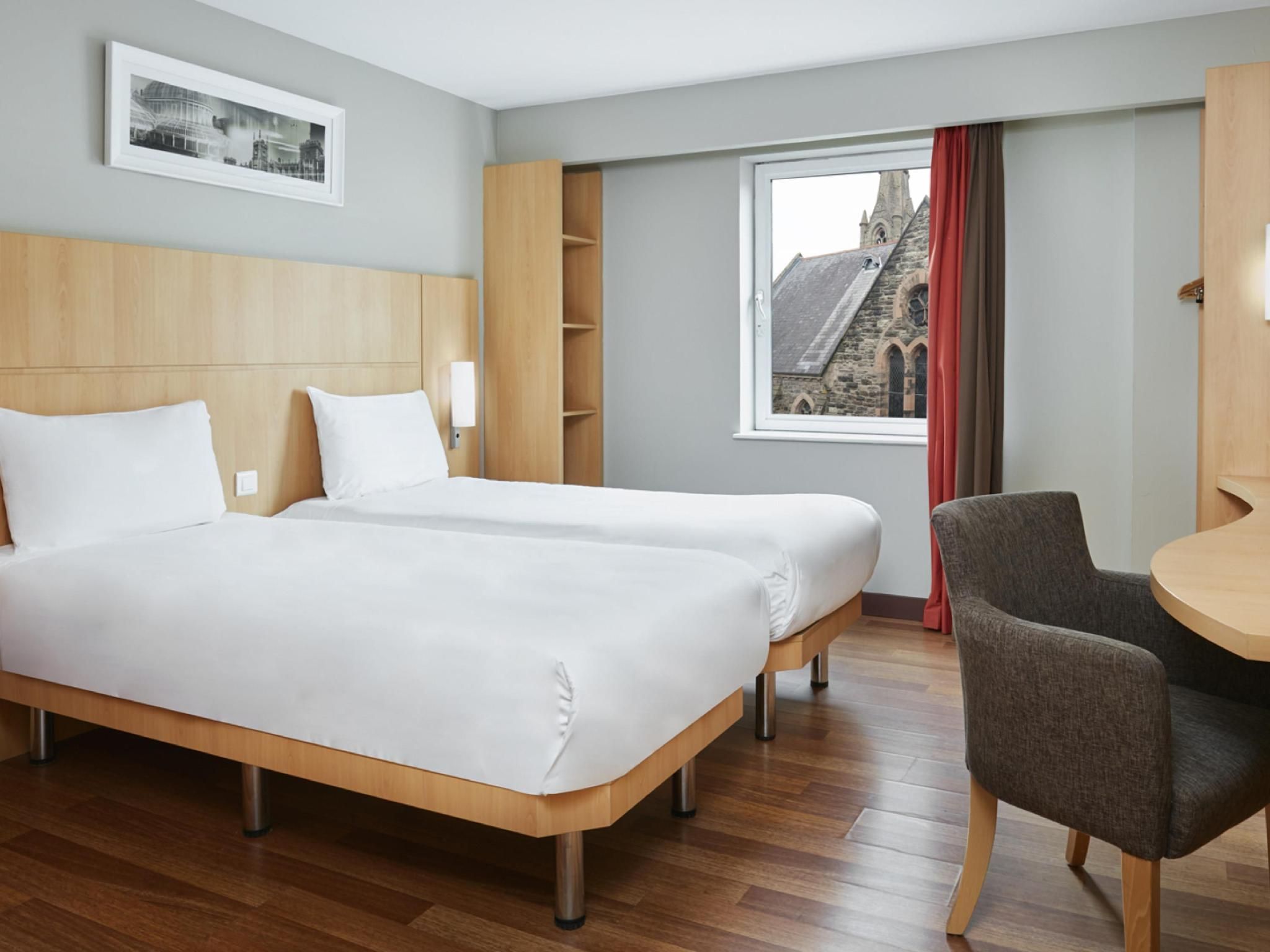 ibis Belfast Queens Quarter Twin room with 2 beds 2