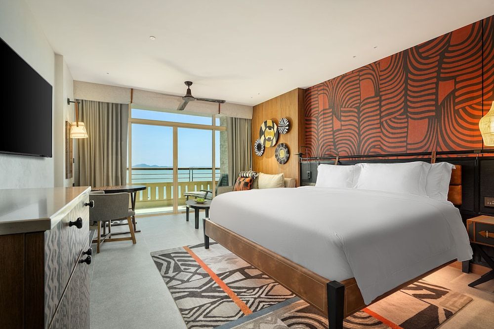 Centara Grand Mirage Beach Resort Pattaya Deluxe Room, 1 King Bed (Explorer) 2