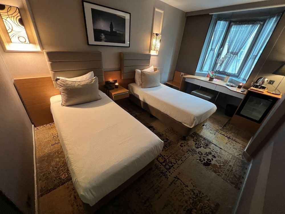 All Seasons Hotel Standard Double or Twin Room 9