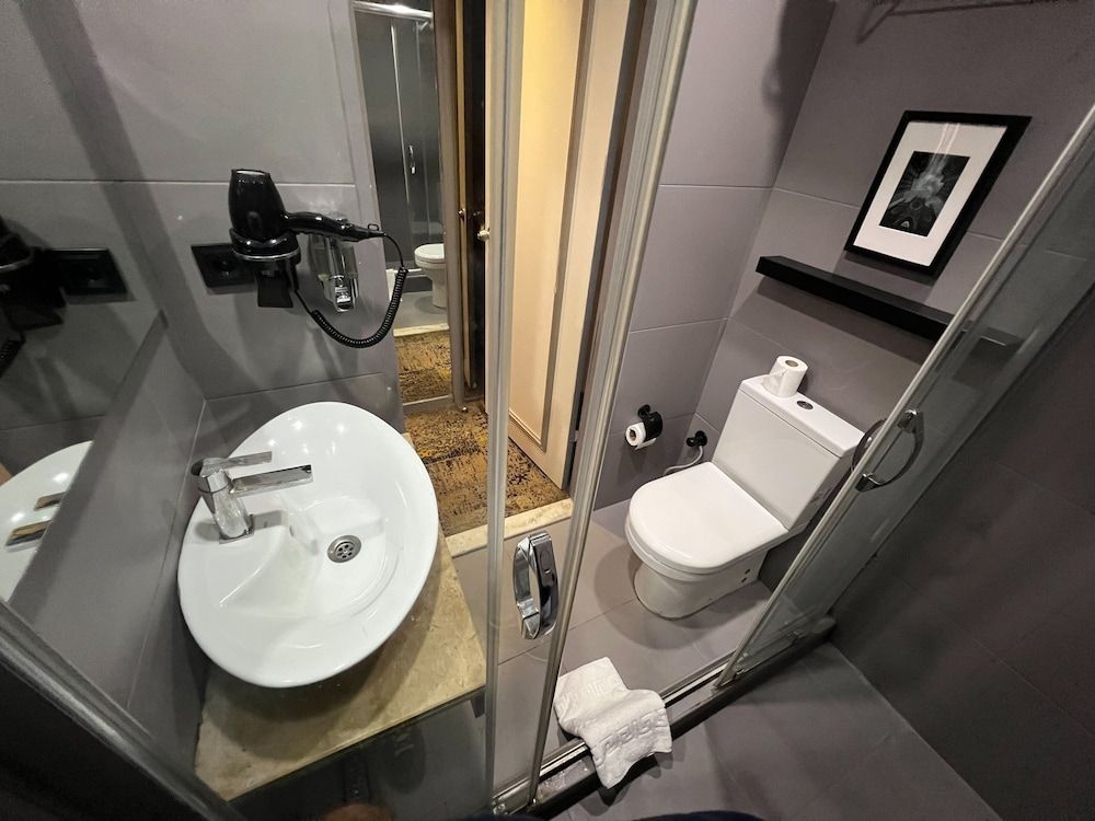 undefined All Seasons Hotel 8