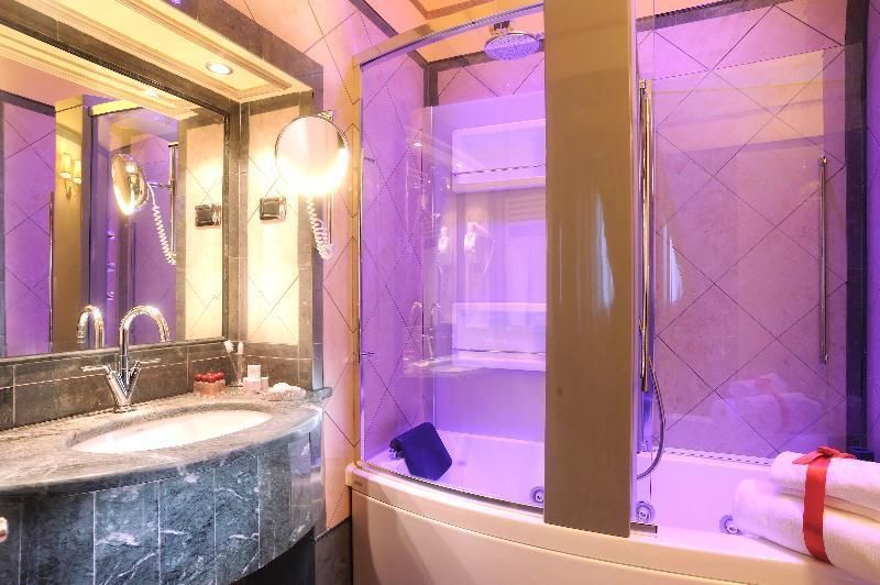 Luxury Quadruple Room