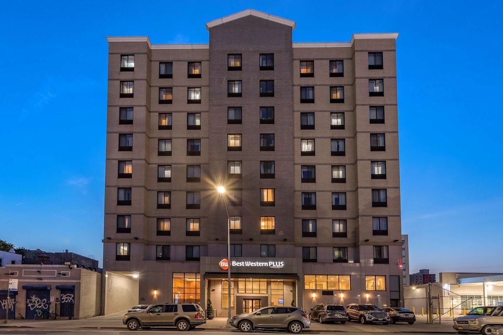 undefined Best Western Plus Plaza Hotel 4