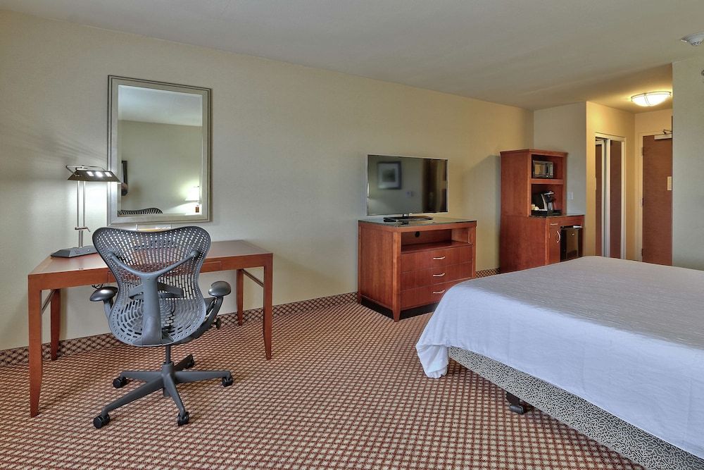 King bed evolution room