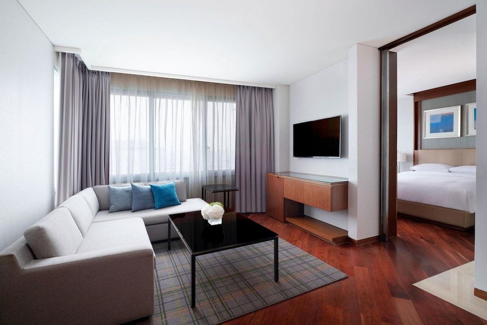 undefined Courtyard by Marriott Seoul Times Square 3
