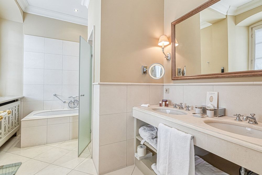 Wald & Schlosshotel Friedrichsruhe Deluxe Double Room (Jagdschloss) 3