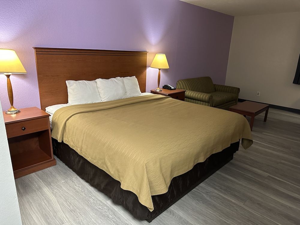 undefined Baymont by Wyndham Omaha SW 4