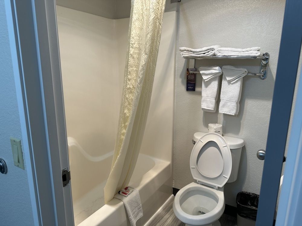 undefined Baymont by Wyndham Omaha SW 9