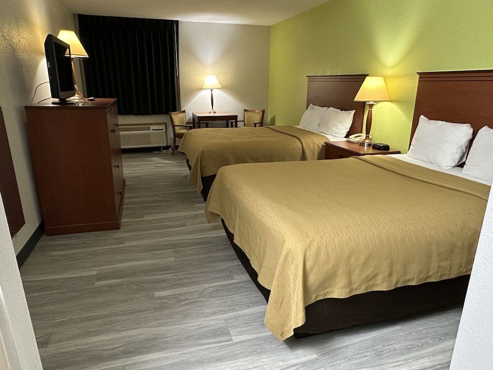 undefined Baymont by Wyndham Omaha SW 7